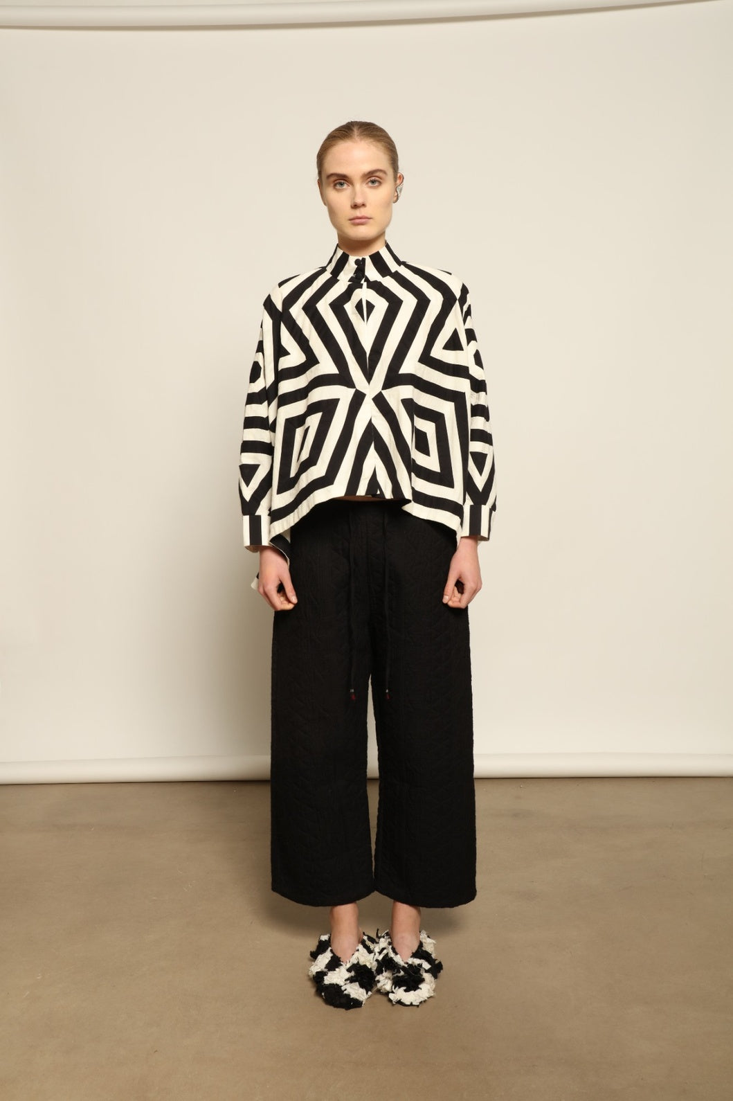 Aili Black and White Mono Babouches