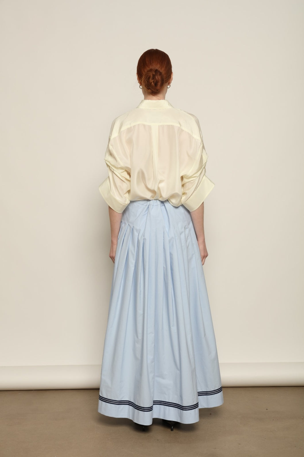 The Blue Skirt - Les Vacances d'Irina