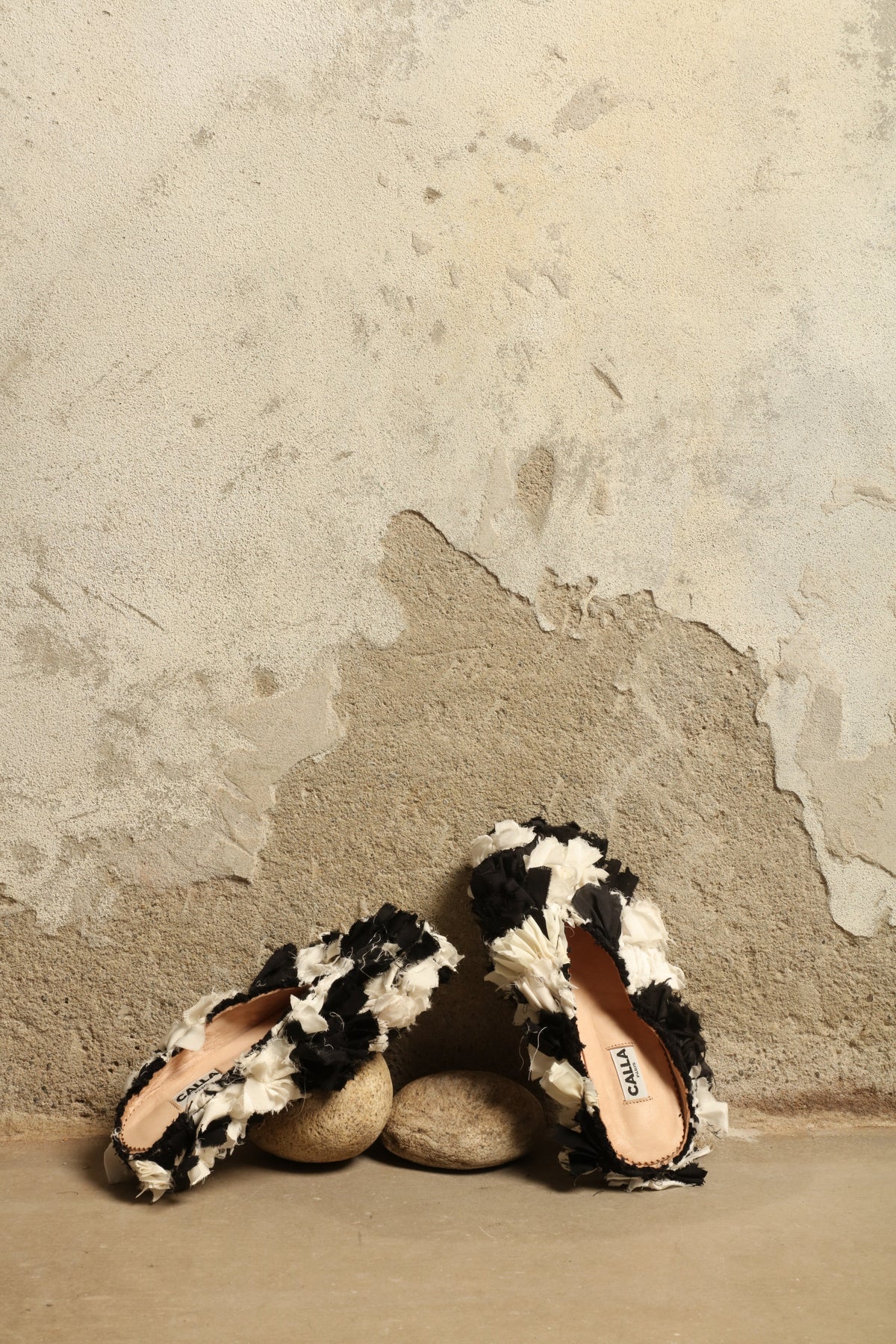 Aili Babouche by CALLA, part of the curated selection at House of Nomad Stories, handmade in Marrakesh from an upcycled vintage Berber rug with a pointed toe, leather sole and distinctive artisanal character.