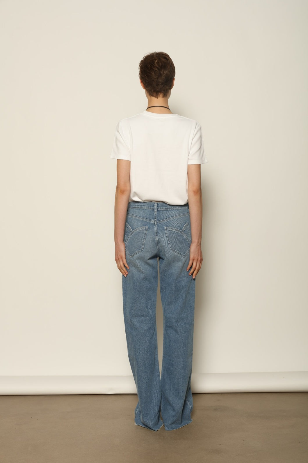 Flared Le Cotton Pantalon Tulipe jeans by HAPPY HAUS in a bright 10 Years Blue wash, inspired by the playful spirit of the seventies.