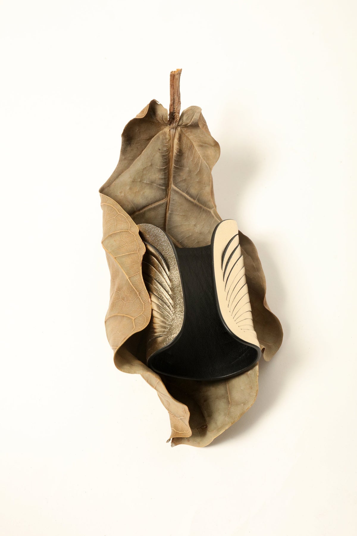 Anemos Gold Bracelet by SO-LE STUDIO handcrafted in Tuscany from upcycled Italian leather part of the curated selection at House of Nomad Stories, handcrafted in Italy from upcycled Ferragamo leather expressing minimalist sustainable elegance.