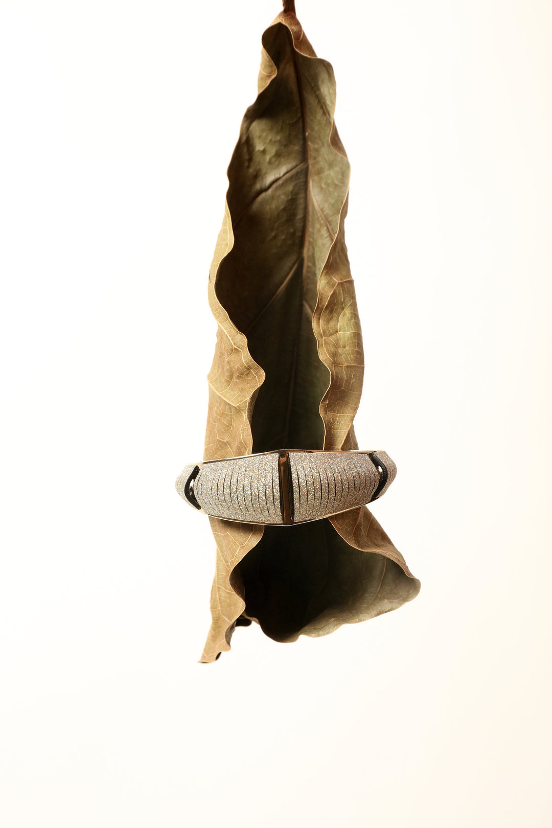 Tetra Crystal Gold Bracelet by SO-LE STUDIO, curated by House of Nomad Stories and handcrafted from high-quality upcycled Italian leather, transforming reclaimed material into refined contemporary jewellery.