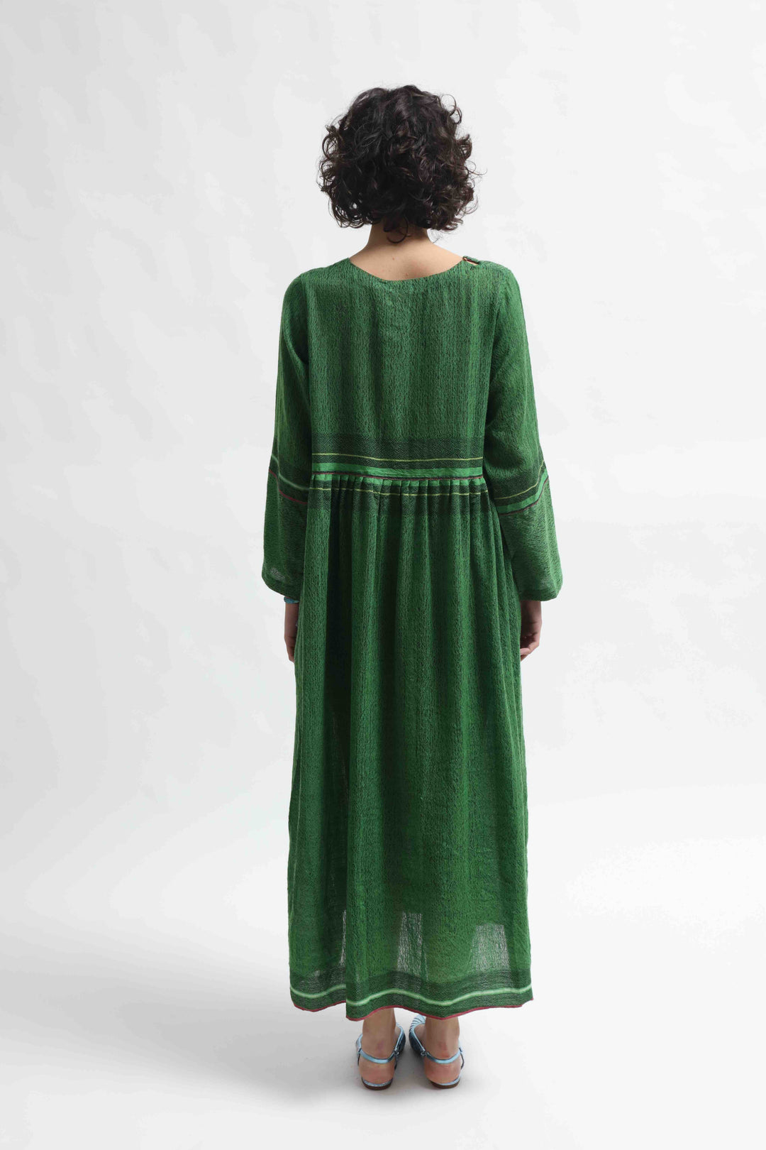 Handloomed green pure wool midi dress Rang 08 by Injiri, artisan-made in India with sustainable craftsmanship. 