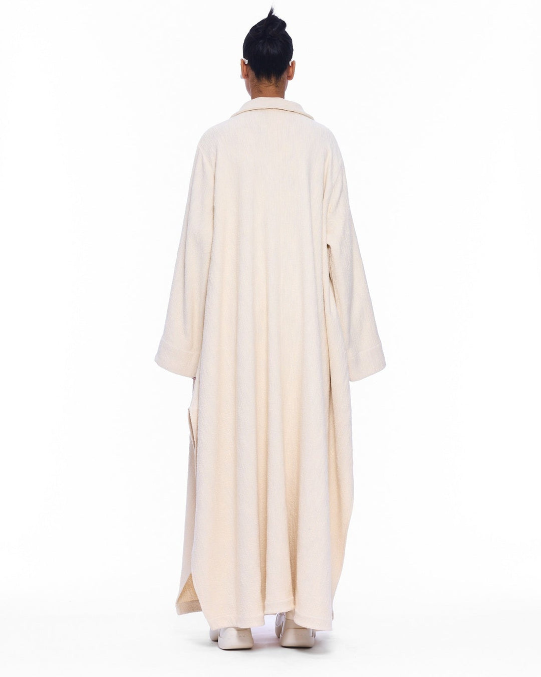 V-Neck Ecru Caftan by Marrakshi Life, handcrafted in Marrakesh with a soft ecru tone, flowing silhouette, wide sleeves and a clean V-neckline.