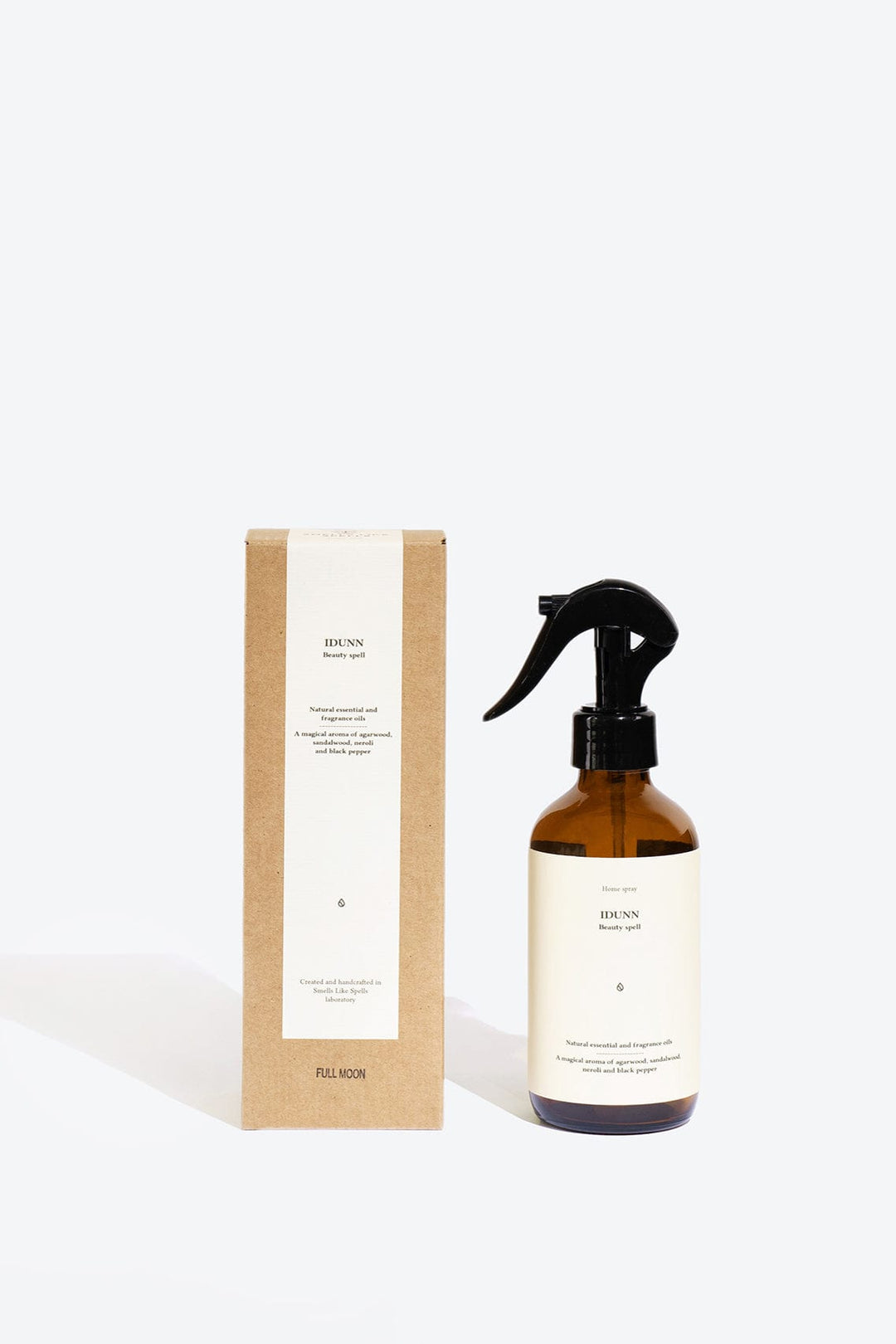 Part of the House of Nomad  Stories selection, the Idunn Home Spray by Smells Like Spells is a handcrafted ritual fragrance that revives youth, sensuality, and inner vitality through natural ingredients and Norse-inspired magic.