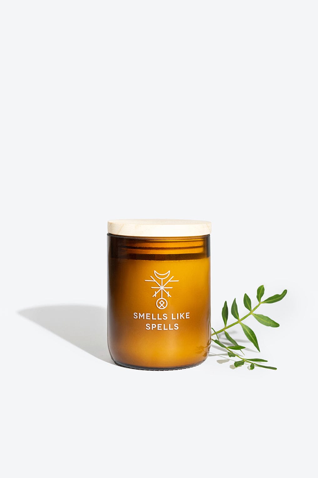 Handcrafted scented candle inspired by Norse goddess Idunn, made from natural soy wax by Smells Like Spells, available at House of Nomad Stories – ideal for rituals of youth, vitality, and sensuality.