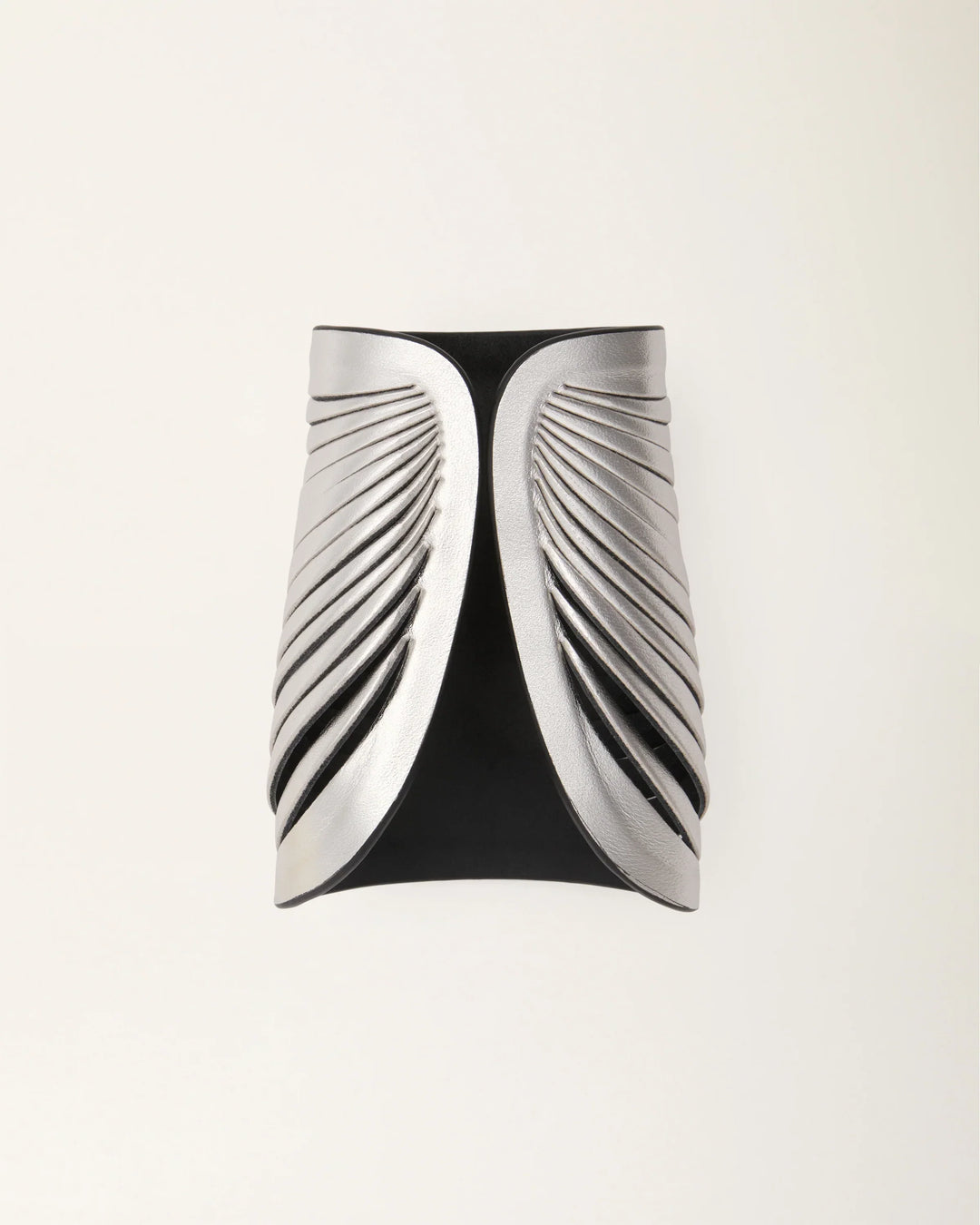 Anemos Silver leather bracelet by SO-LE STUDIO, part of House of Nomad Stories selection, handcrafted in Tuscany, silver-toned sculptural design on the wrist